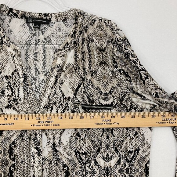 INC International Concepts XL Gray Animal Print Stretch Knit Long Sleeve Blouse - Picture 6 of 9